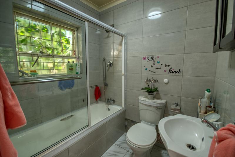 3 Bedroom Property for Sale in Gordons Bay Western Cape